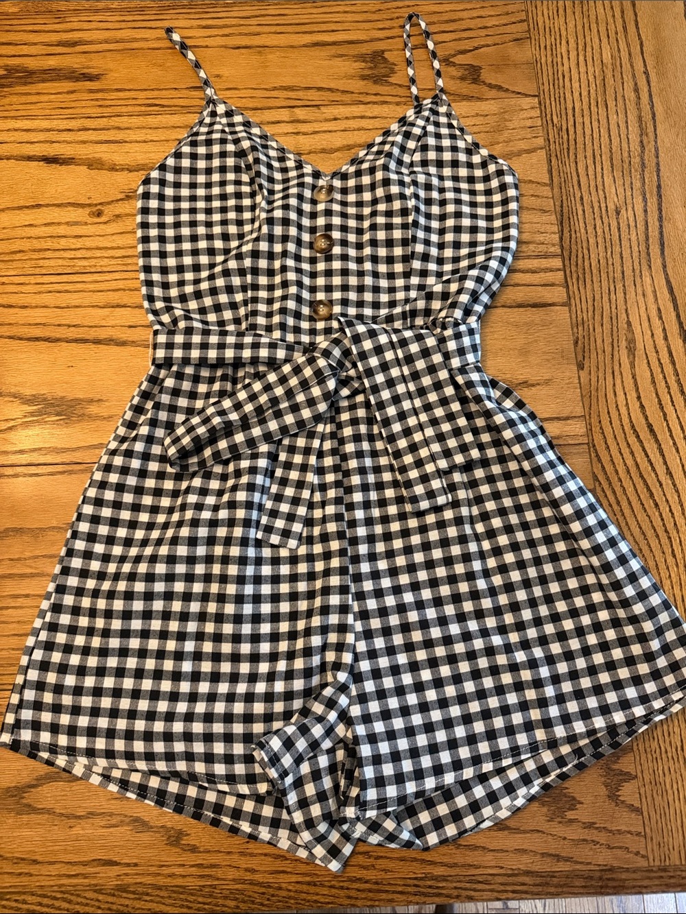 NWOT - SHEIN Women’s Black and White Gingham Tie-Waist Romper size small